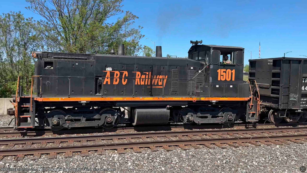 AB 1501 has a wave for me and freight for Barberton.